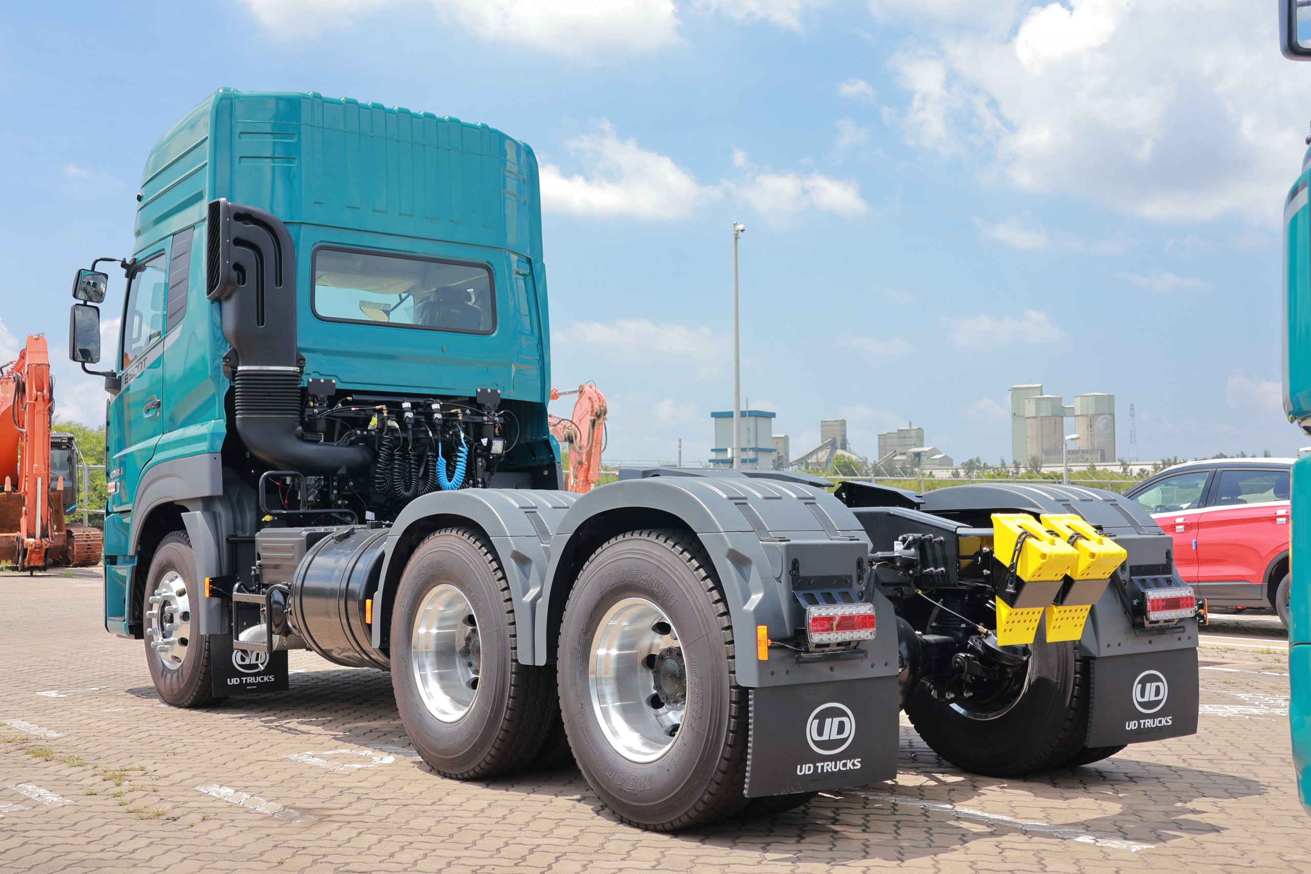 Đầu kéo GWE 410 XXSL Green - http://marketing.udtrucks.com.vn/file/udtrucks/GWE-410-XXSL/v2026-green/photo/img_6124.jpg