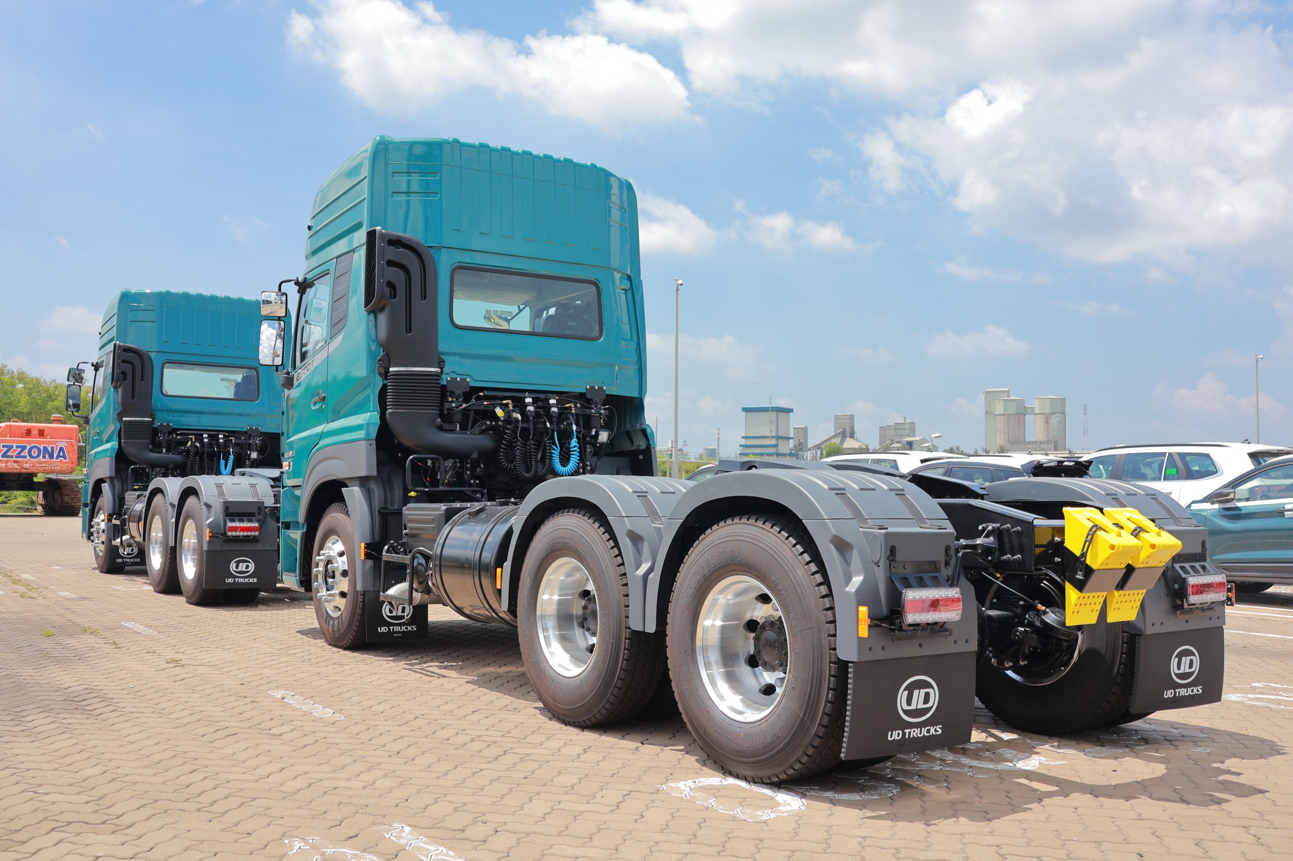 Đầu kéo GWE 410 XXSL Green - http://marketing.udtrucks.com.vn/file/udtrucks/GWE-410-XXSL/v2026-green/photo/img_6128.jpg