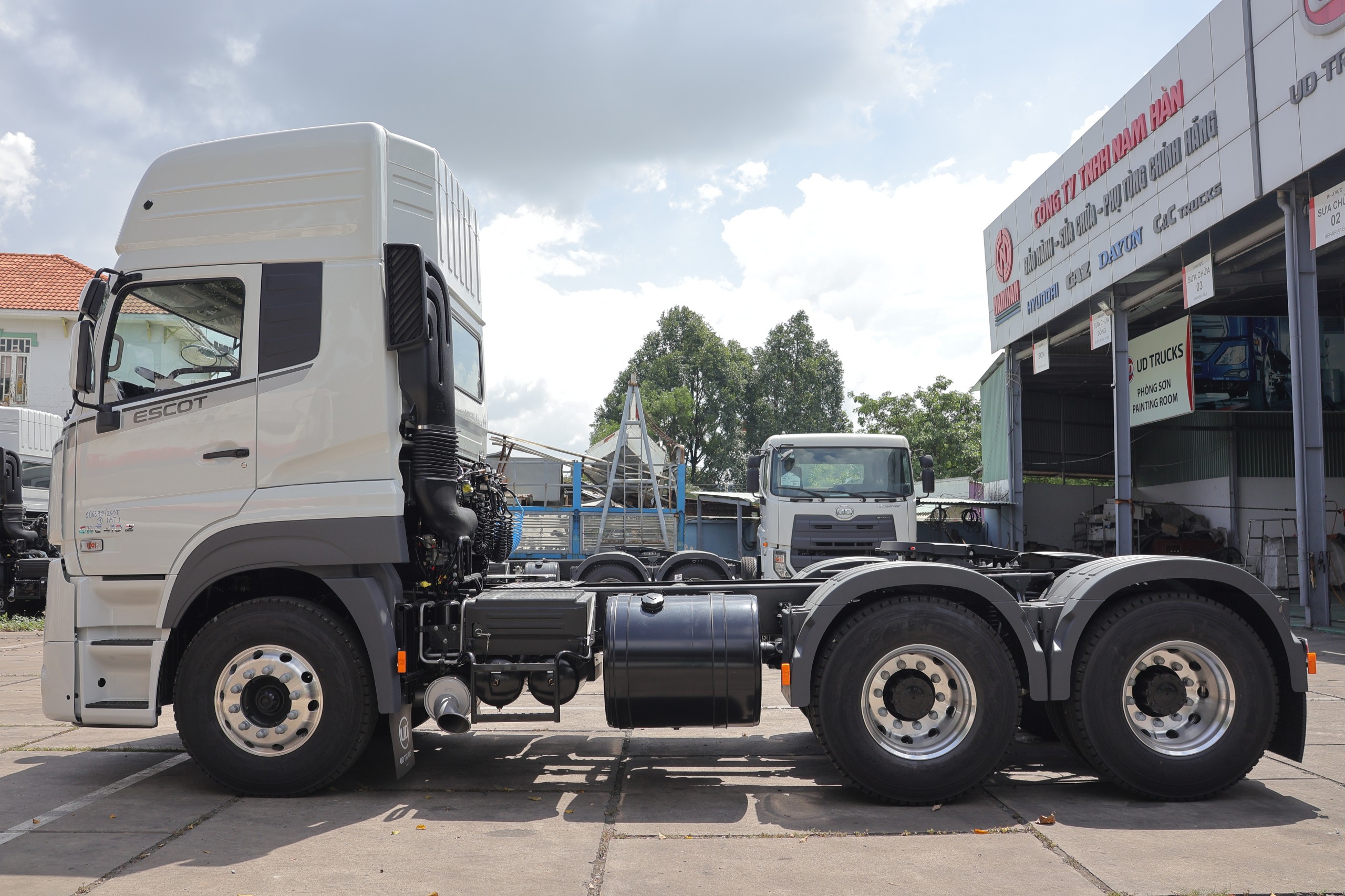 6x4 GWE 410 XXSL 2026 - http://marketing.udtrucks.com.vn/file/udtrucks/GWE-410-XXSL/v2026/photo/gwe_410_xxsl_2026_3.jpg