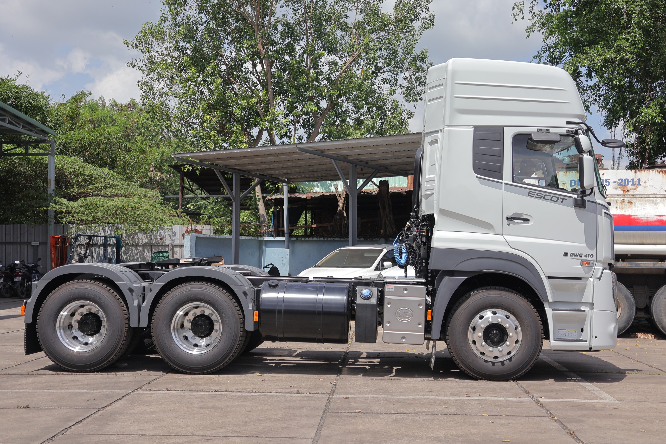 6x4 GWE 410 XXSL 2026 - http://marketing.udtrucks.com.vn/file/udtrucks/GWE-410-XXSL/v2026/photo/gwe_410_xxsl_2026_7.jpg