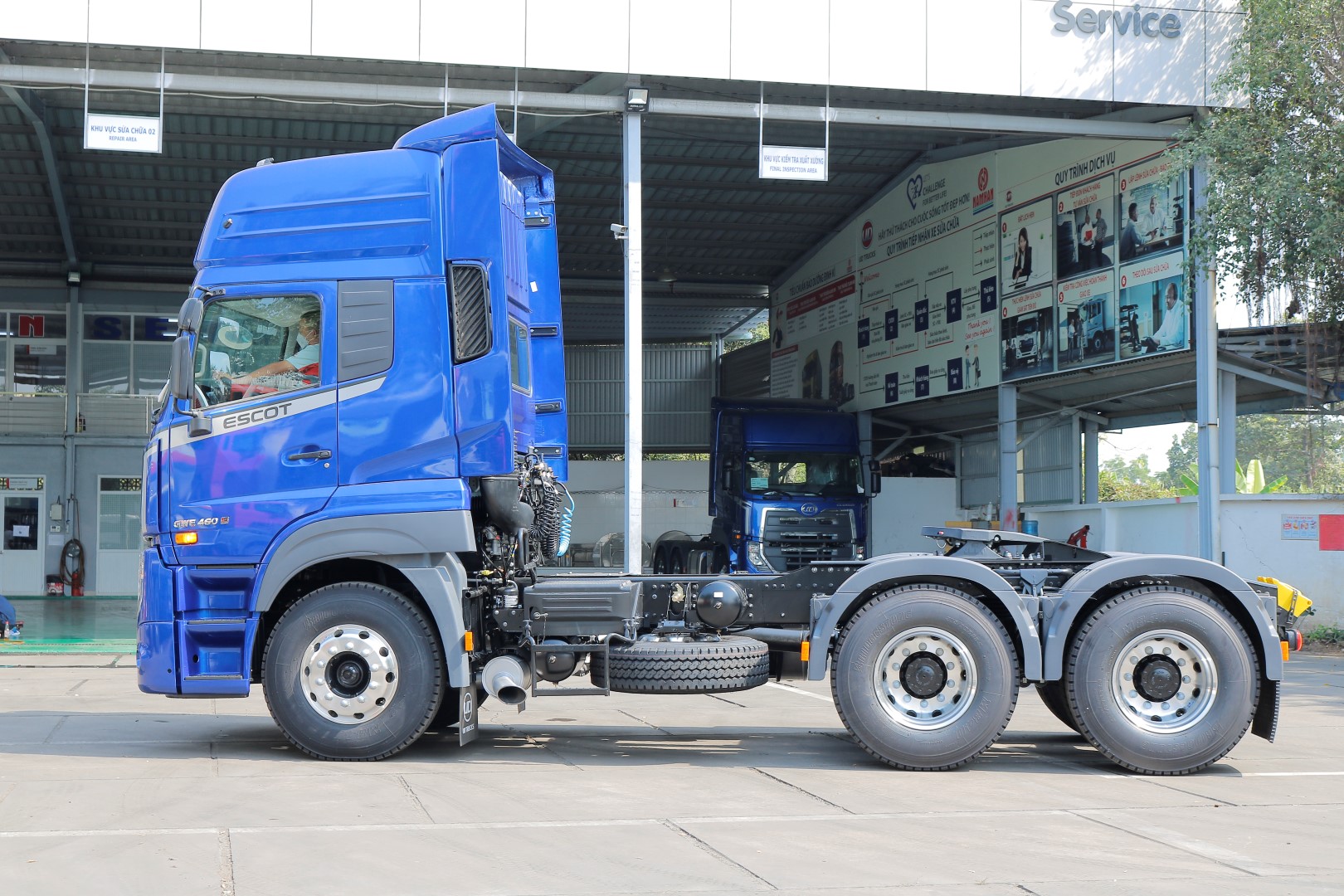 Đầu Kéo 6x4 GWE 460 - http://marketing.udtrucks.com.vn/file/udtrucks/GWE-460/v2022/photo/_MG_2880_Large_.jpg