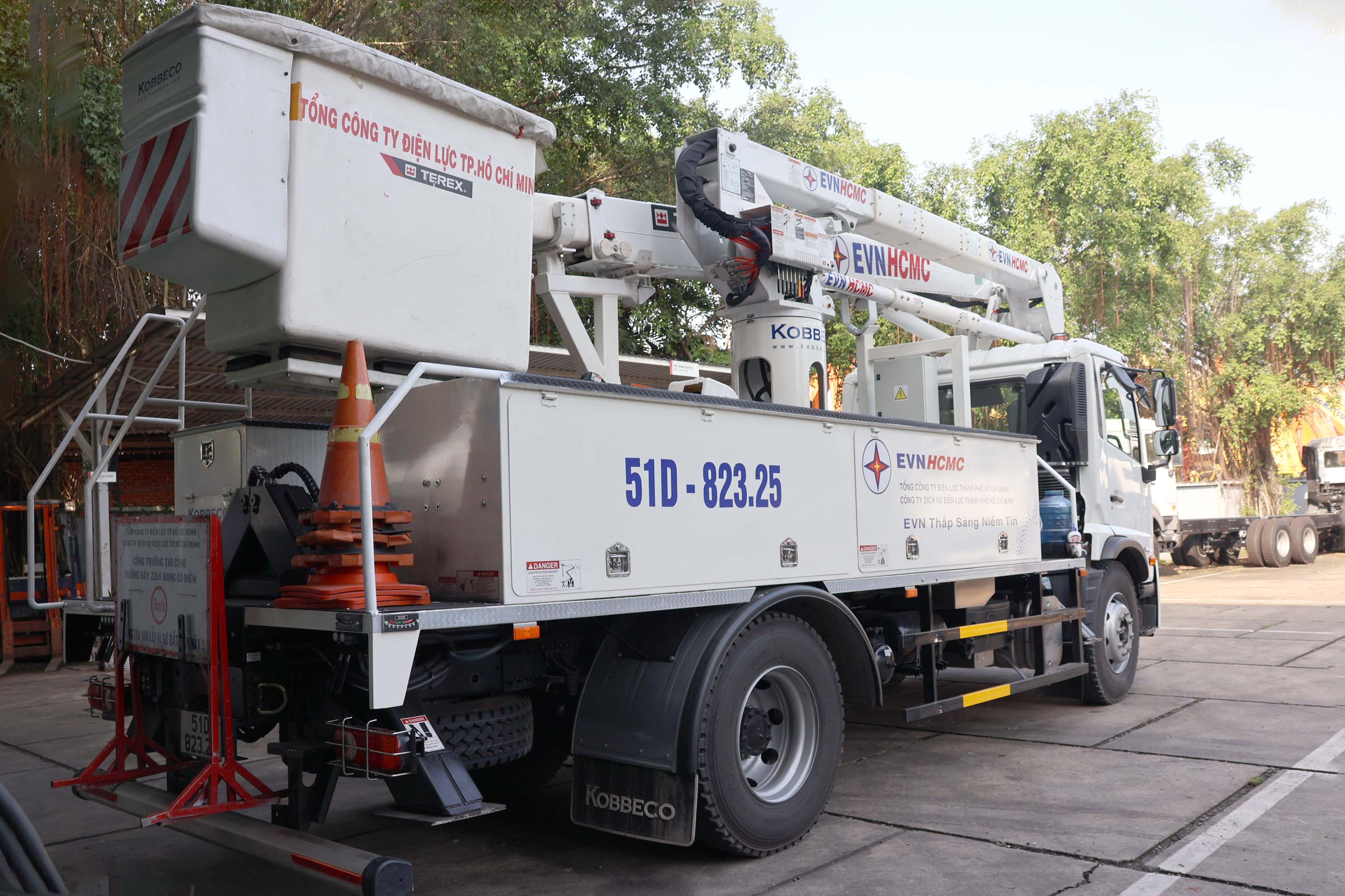 Sữa chữa điện 4x2 LKE 210 - http://marketing.udtrucks.com.vn/file/udtrucks/LKE-210/Sua-Chua-Dien/Photo/IMG_4443.jpg