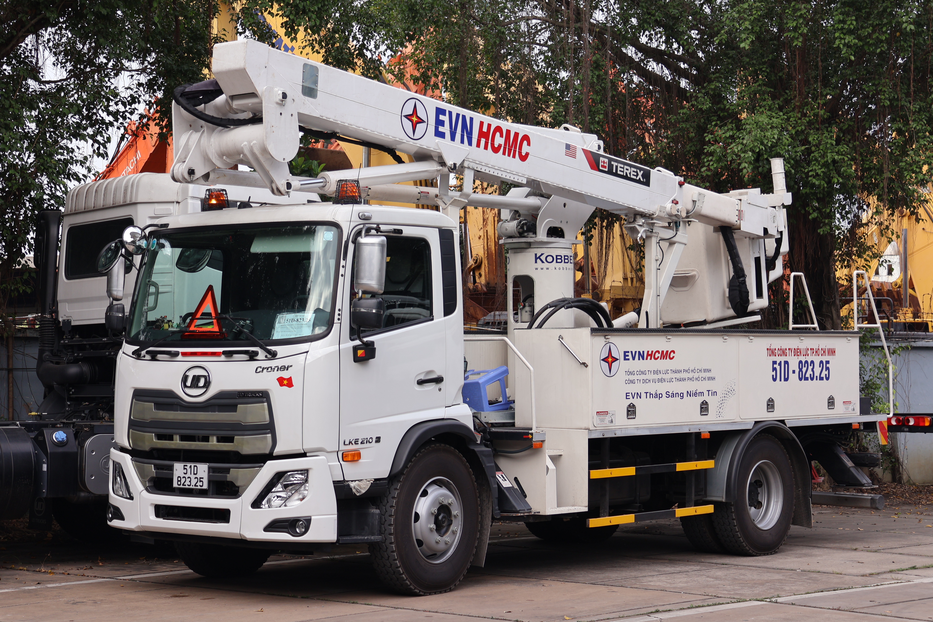Sữa chữa điện 4x2 LKE 210 - http://marketing.udtrucks.com.vn/file/udtrucks/LKE-210/Sua-Chua-Dien/Photo/IMG_5421.jpg