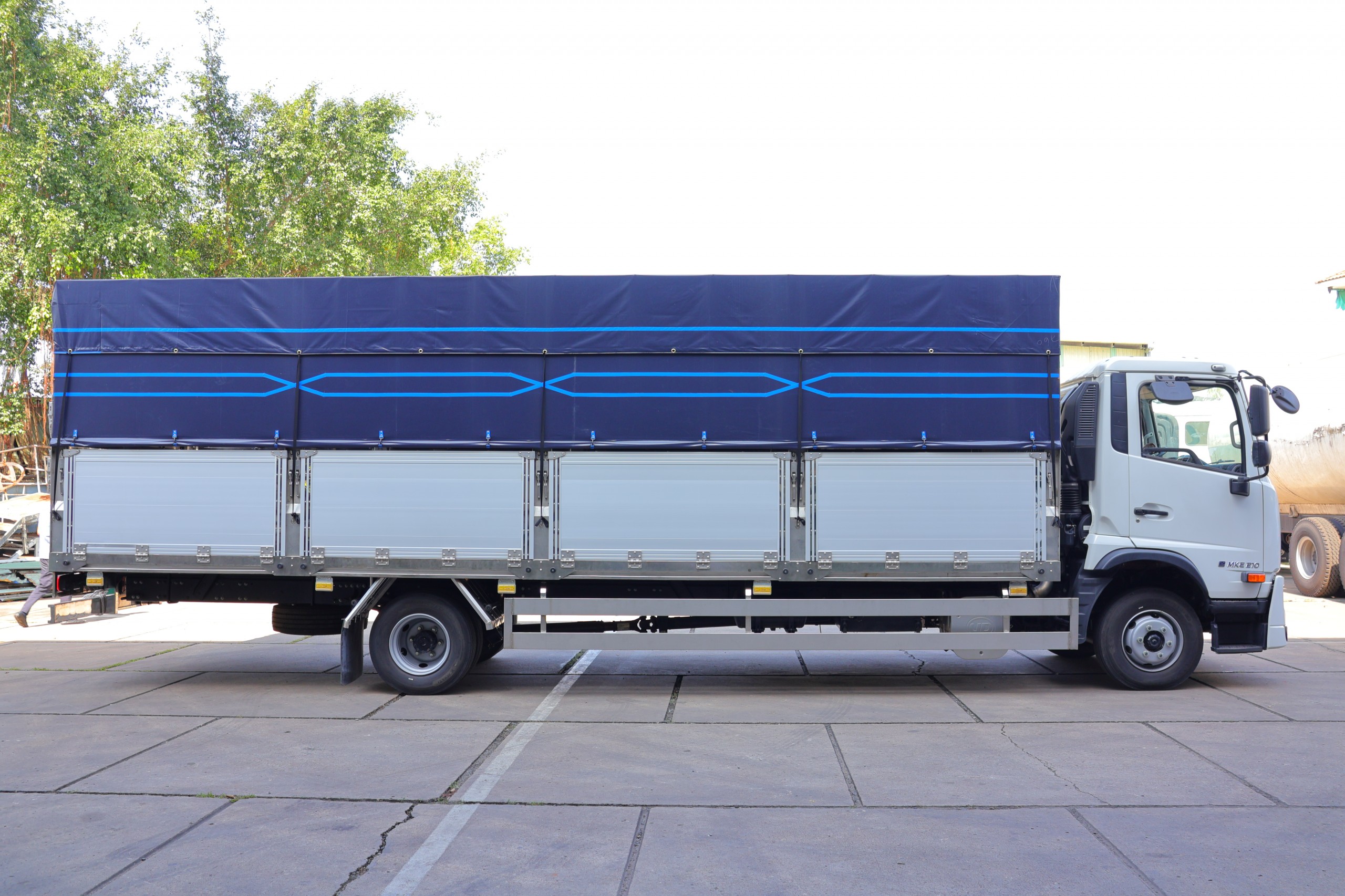 TMB 4x2 MKE 210 - http://marketing.udtrucks.com.vn/file/udtrucks/MKE-210/TMB-6m8/photo/img_3662.jpg