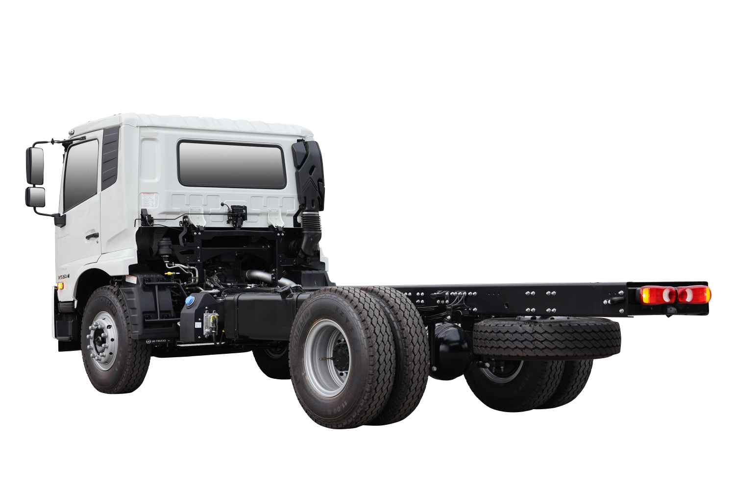 Chassis 4x2 PKE 250 WB3750 - http://marketing.udtrucks.com.vn/file/udtrucks/PKE-250/3750/low/IMG_0532.png