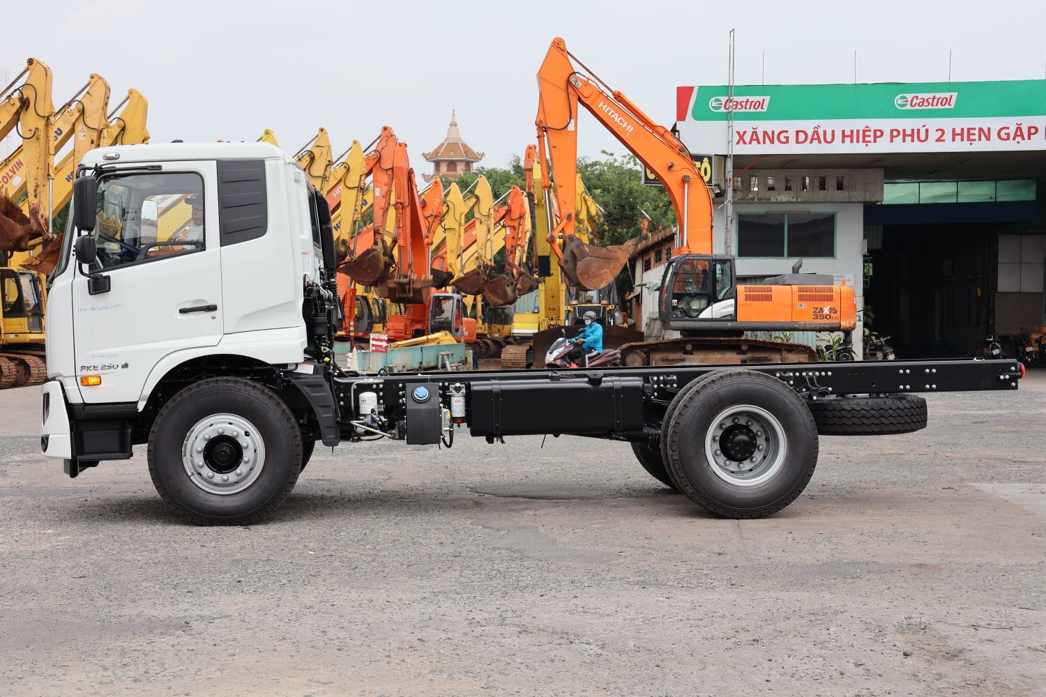 Chassis 4x2 PKE 250 WB3750 - http://marketing.udtrucks.com.vn/file/udtrucks/PKE-250/3750/photo/IMG_0535.jpg