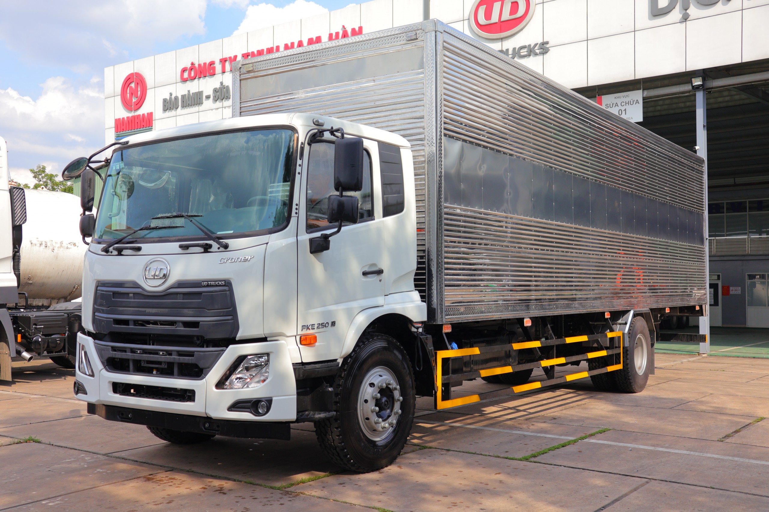 Thùng Kín 4x2 PKE 250 - http://marketing.udtrucks.com.vn/file/udtrucks/PKE-250/TK-TN/photo/img_3574.jpg