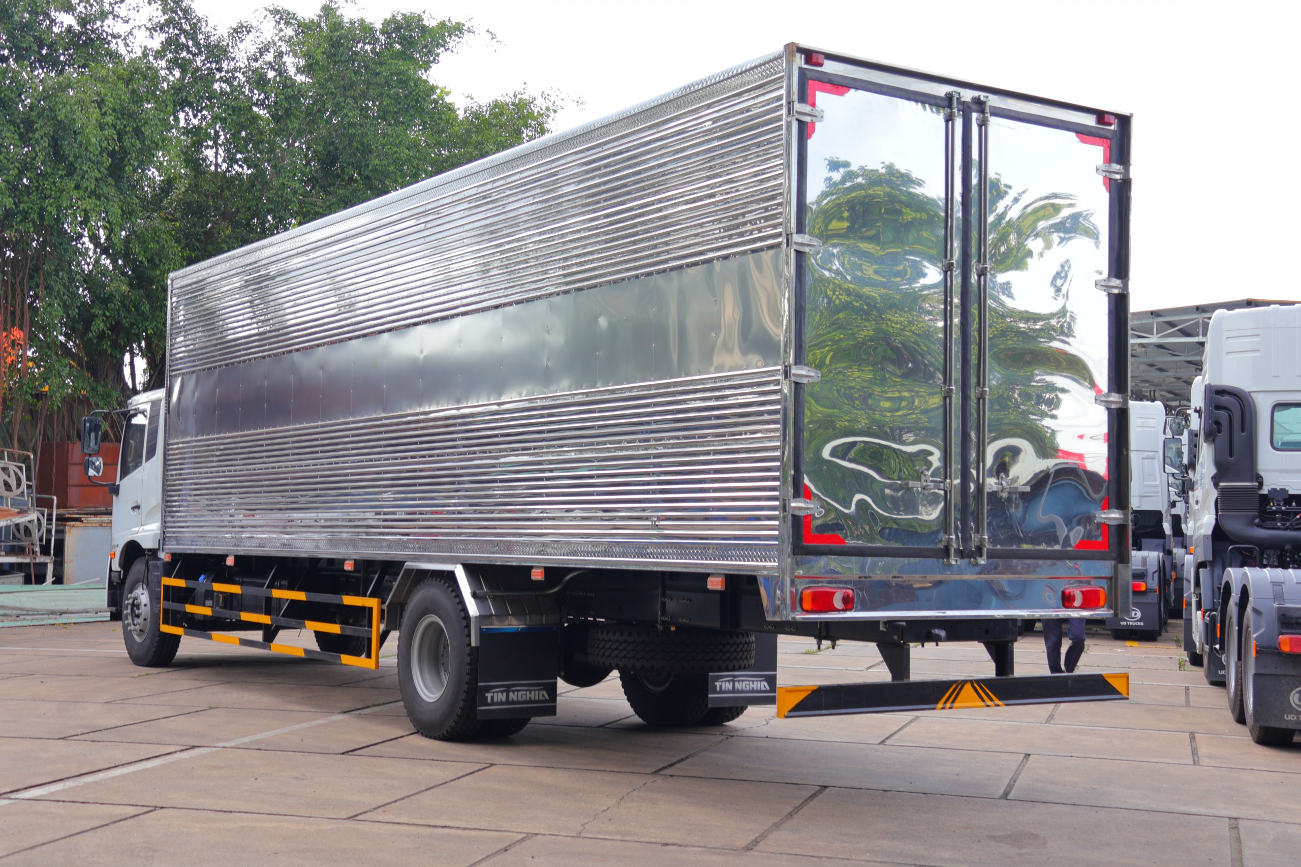 Thùng Kín 4x2 PKE 250 - http://marketing.udtrucks.com.vn/file/udtrucks/PKE-250/TK-TN/photo/img_3585.jpg