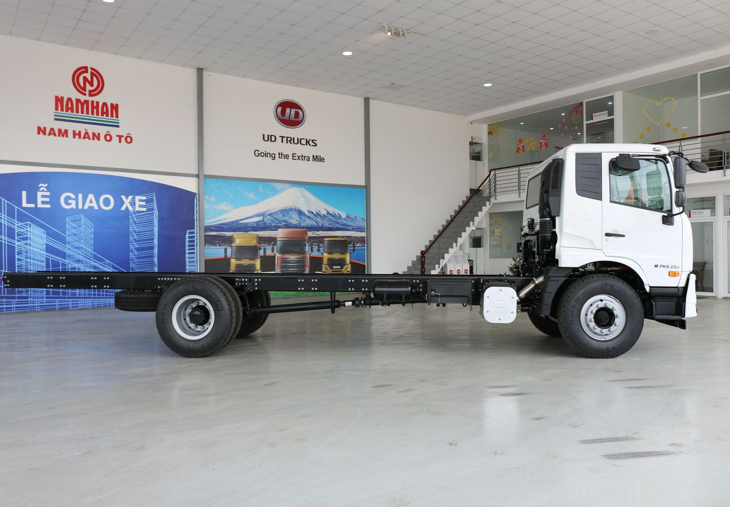 Chassis 4x2 PKE 250 - http://marketing.udtrucks.com.vn/file/udtrucks/PKE-250/photo/IMG_2677low.jpg